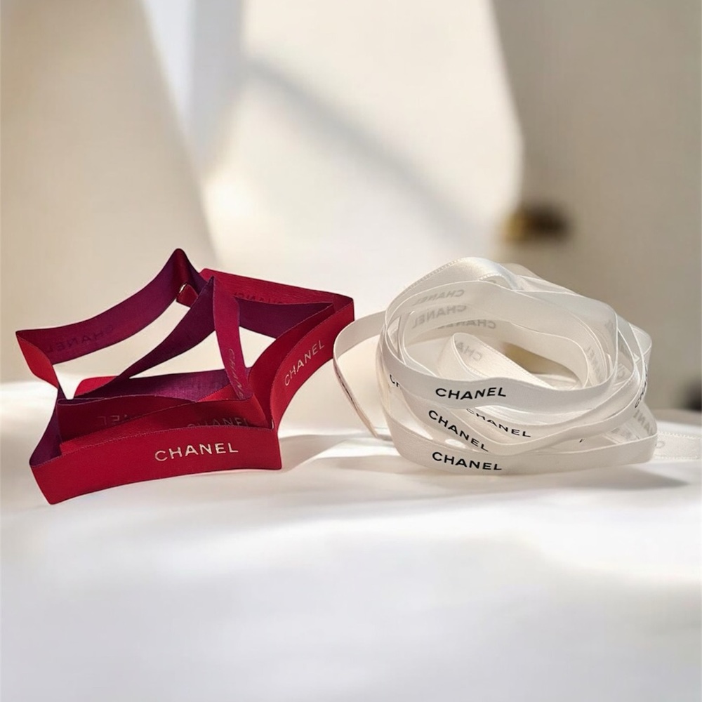 CHANEL Elegant Red and White Hair or Gift Luxury Ribbon Set (Like New Condition) - Picture 3 of 9